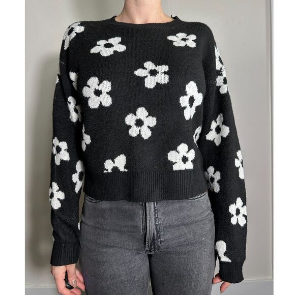 Major Label Group Cropped Black and White Floral Sweater Size Small - Picture 1 of 5